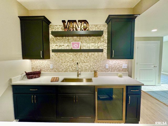 107 SAMUEL Court, Washington, IL 61571