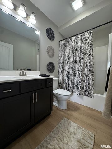 107 SAMUEL Court, Washington, IL 61571