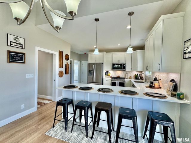 107 SAMUEL Court, Washington, IL 61571