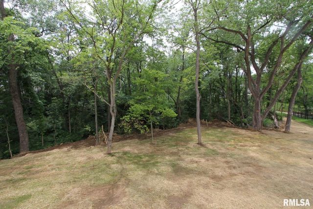 107 SAMUEL Court, Washington, IL 61571