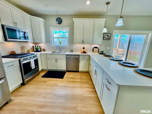 107 SAMUEL Court, Washington, IL 61571