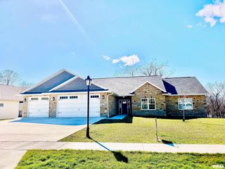 107 SAMUEL Court, Washington, IL 61571