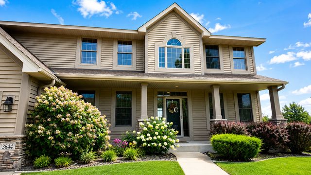 18344 Lake Forest Drive, Lakeville, MN 55044