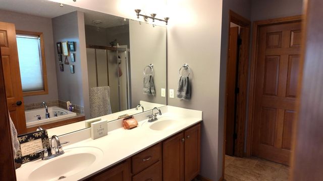 18344 Lake Forest Drive, Lakeville, MN 55044