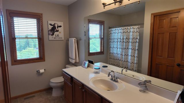 18344 Lake Forest Drive, Lakeville, MN 55044
