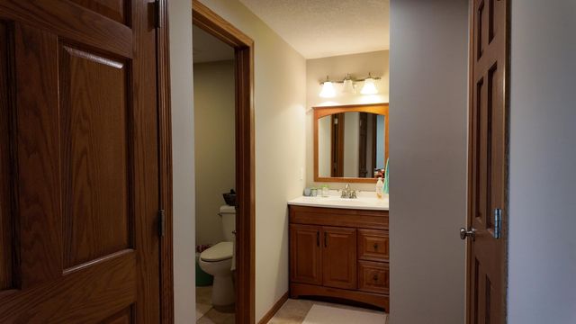 18344 Lake Forest Drive, Lakeville, MN 55044