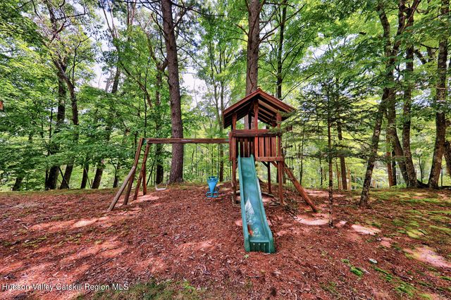 379 Joel M Austin Road S, Cairo, NY 12413