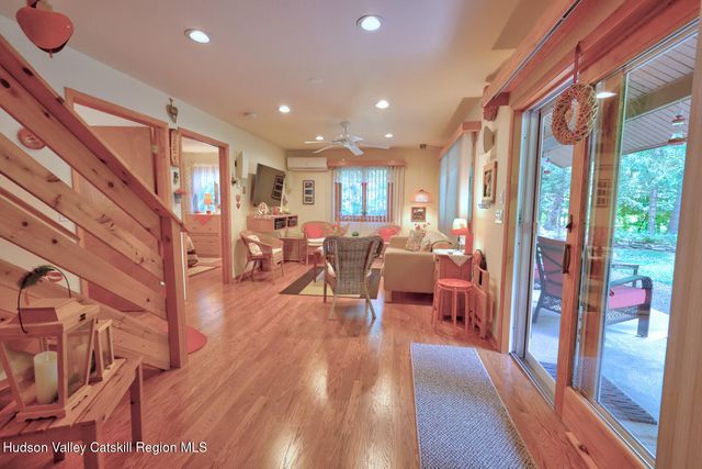 379 Joel M Austin Road S, Cairo, NY 12413