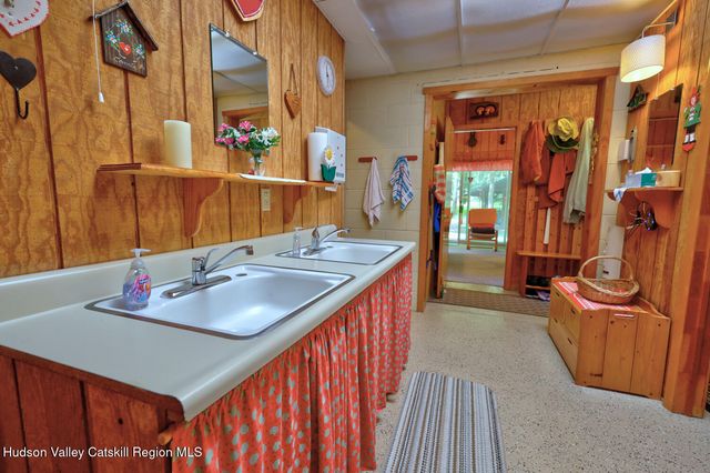379 Joel M Austin Road S, Cairo, NY 12413