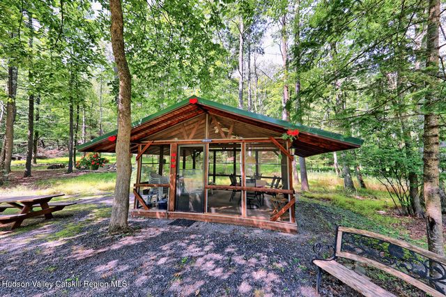 379 Joel M Austin Road S, Cairo, NY 12413