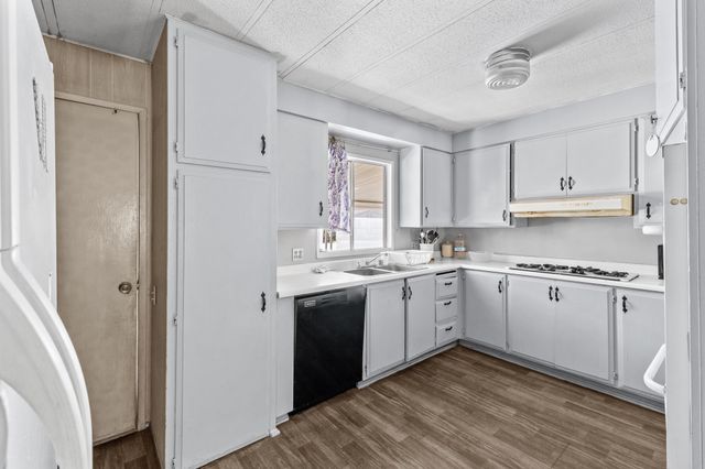 5505 W Tulare Avenue 246, Visalia, CA 93277