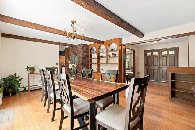 261 Bay Road, Hadley, MA 01035