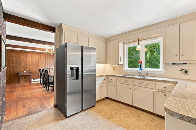 261 Bay Road, Hadley, MA 01035