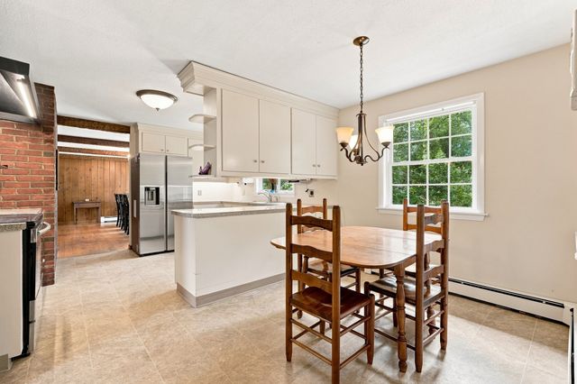 261 Bay Road, Hadley, MA 01035