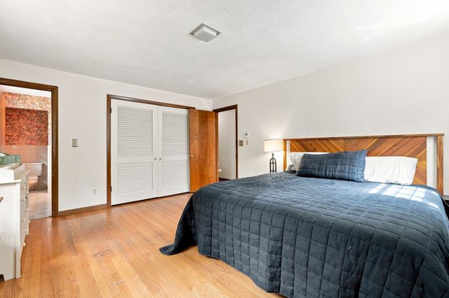 261 Bay Road, Hadley, MA 01035