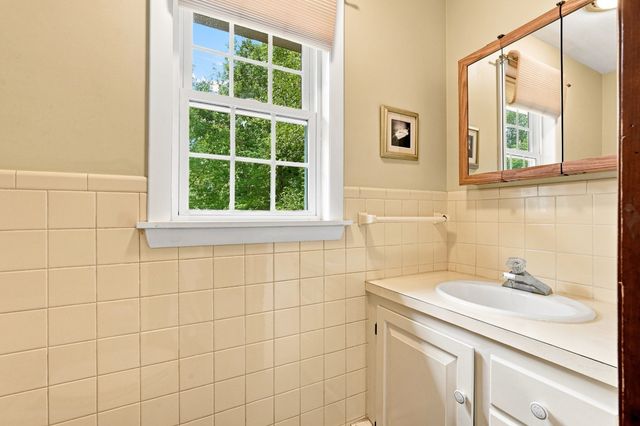 261 Bay Road, Hadley, MA 01035