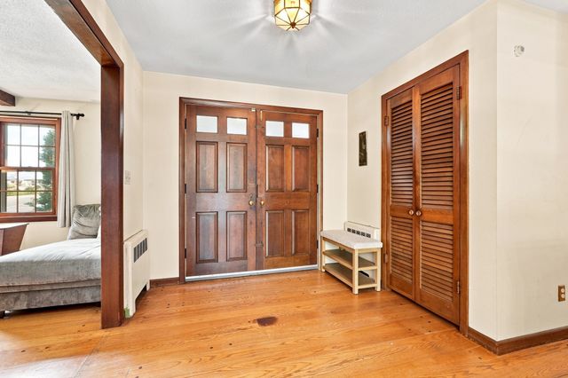 261 Bay Road, Hadley, MA 01035