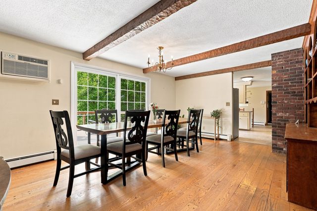 261 Bay Road, Hadley, MA 01035