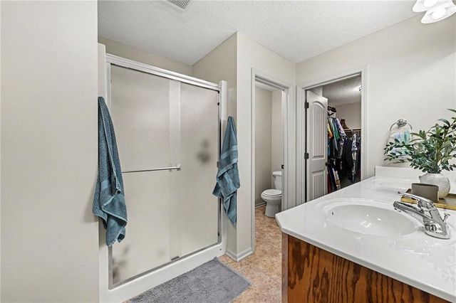 19713 NE 197th Terrace, Smithville, MO 64089