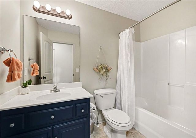 19713 NE 197th Terrace, Smithville, MO 64089