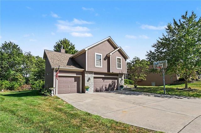 19713 NE 197th Terrace, Smithville, MO 64089