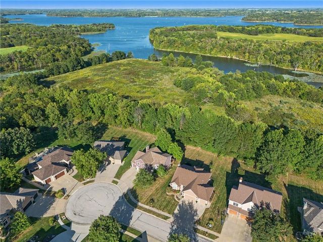19713 NE 197th Terrace, Smithville, MO 64089