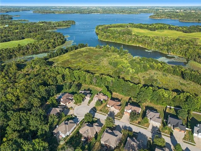 19713 NE 197th Terrace, Smithville, MO 64089