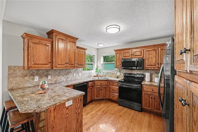 19713 NE 197th Terrace, Smithville, MO 64089