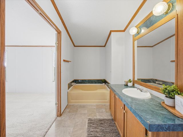 11205 Pikes Peak, Venus, TX 76084