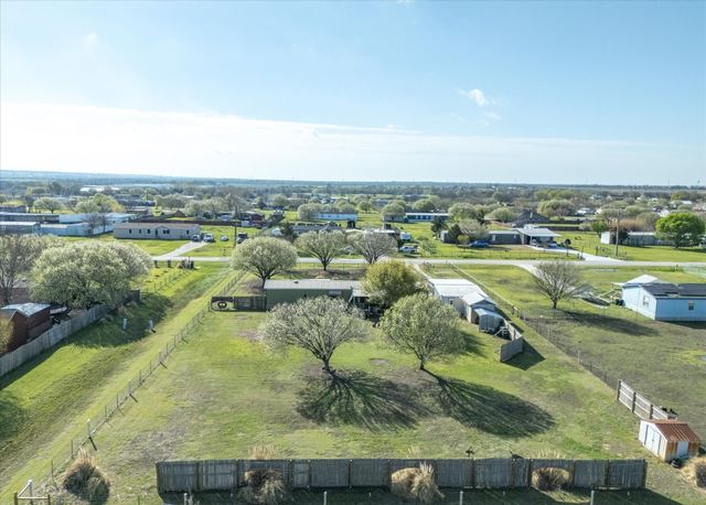 11205 Pikes Peak, Venus, TX 76084