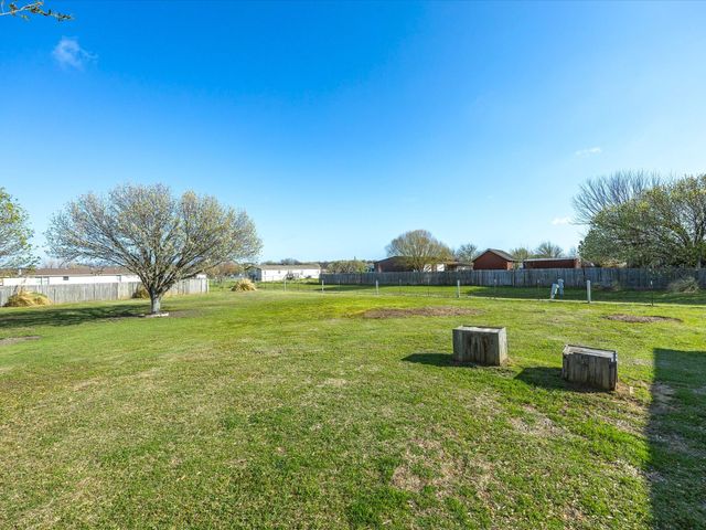 11205 Pikes Peak, Venus, TX 76084