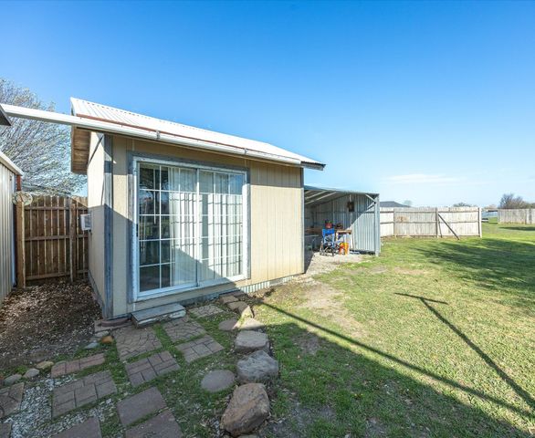 11205 Pikes Peak, Venus, TX 76084