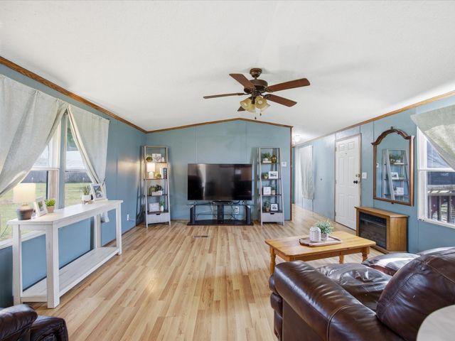 11205 Pikes Peak, Venus, TX 76084