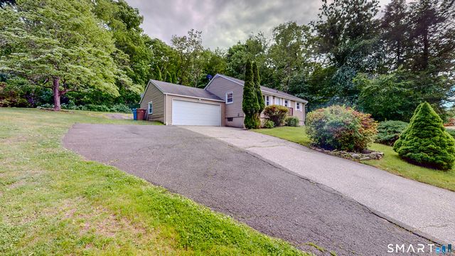 41 Capitol Drive, Shelton, CT 06484