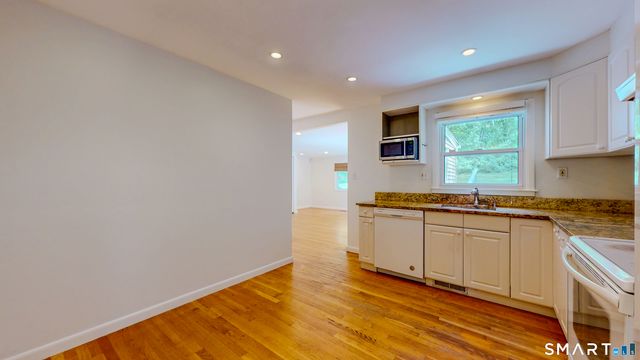 41 Capitol Drive, Shelton, CT 06484