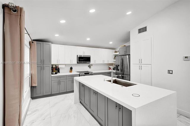 2001 N 22nd Avenue, Hollywood, FL 33020