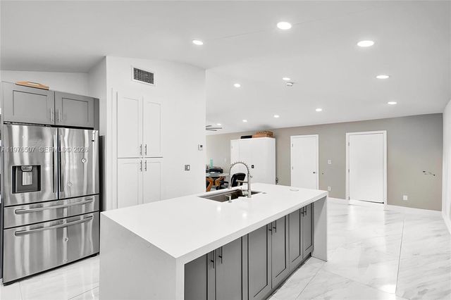 2001 N 22nd Avenue, Hollywood, FL 33020