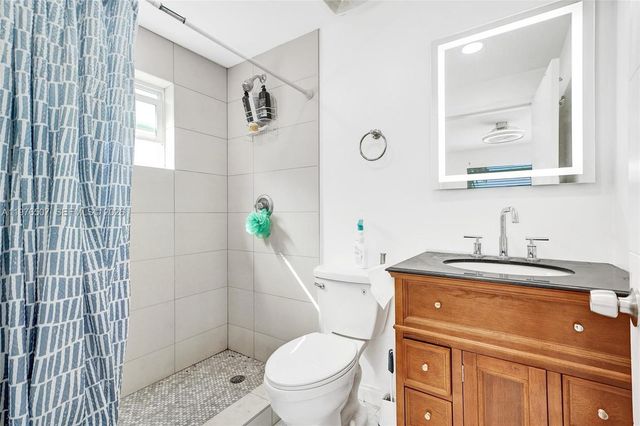 2001 N 22nd Avenue, Hollywood, FL 33020