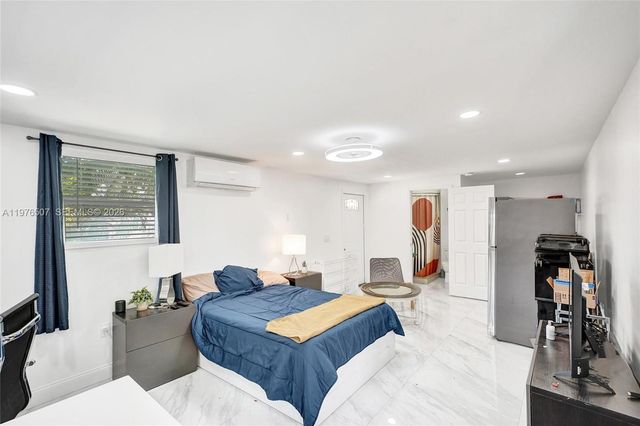 2001 N 22nd Avenue, Hollywood, FL 33020