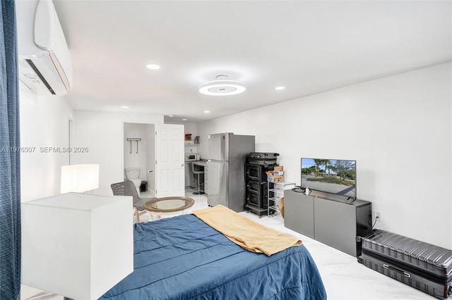 2001 N 22nd Avenue, Hollywood, FL 33020