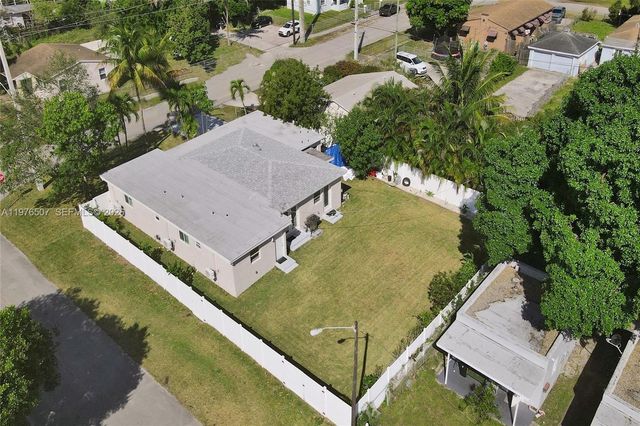 2001 N 22nd Avenue, Hollywood, FL 33020