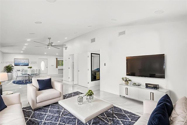 2001 N 22nd Avenue, Hollywood, FL 33020