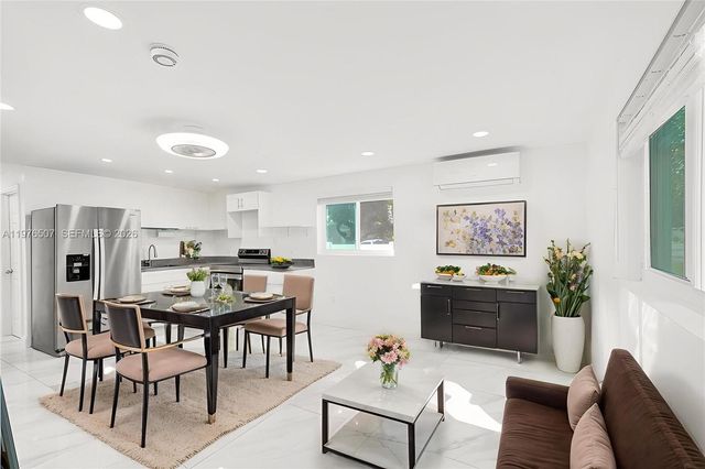 2001 N 22nd Avenue, Hollywood, FL 33020