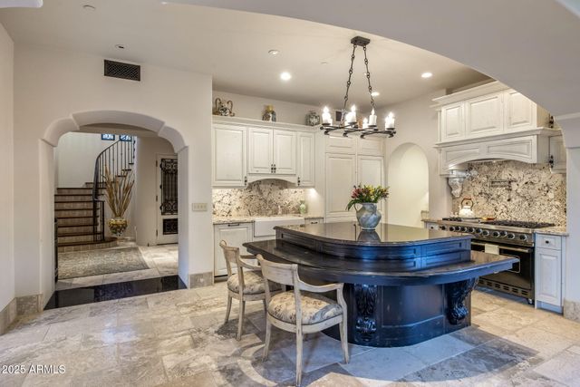 4949 E LINCOLN Drive 4, Paradise Valley, AZ 85253