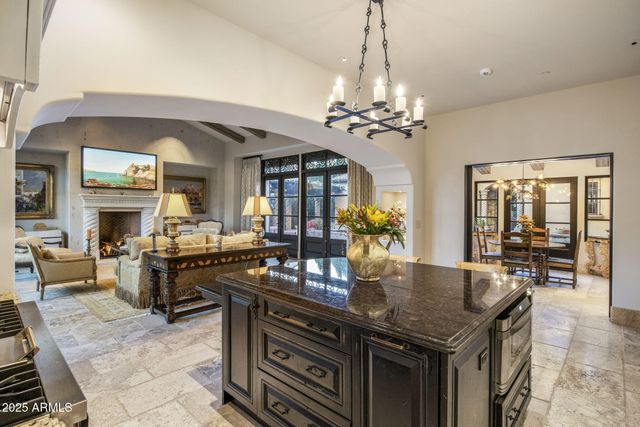 4949 E LINCOLN Drive 4, Paradise Valley, AZ 85253