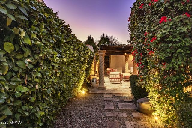 4949 E LINCOLN Drive 4, Paradise Valley, AZ 85253