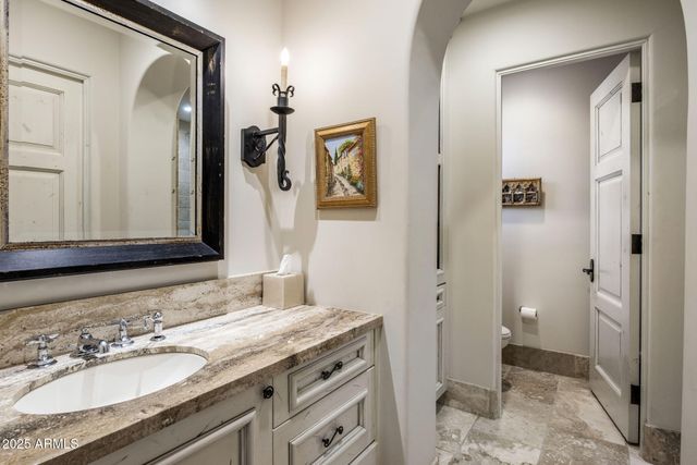 4949 E LINCOLN Drive 4, Paradise Valley, AZ 85253