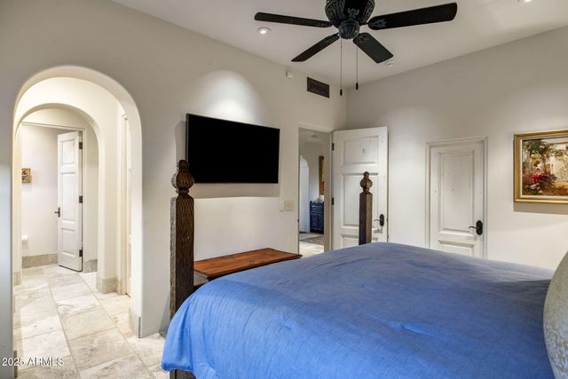 4949 E LINCOLN Drive 4, Paradise Valley, AZ 85253