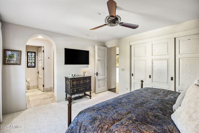 4949 E LINCOLN Drive 4, Paradise Valley, AZ 85253