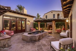 4949 E LINCOLN Drive 4, Paradise Valley, AZ 85253